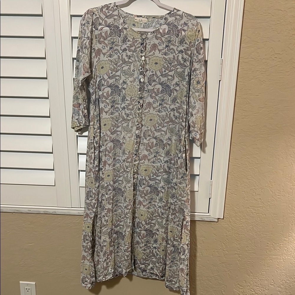 Roller Rabbit Gray Casual dress 3/4 Sleeve size xs